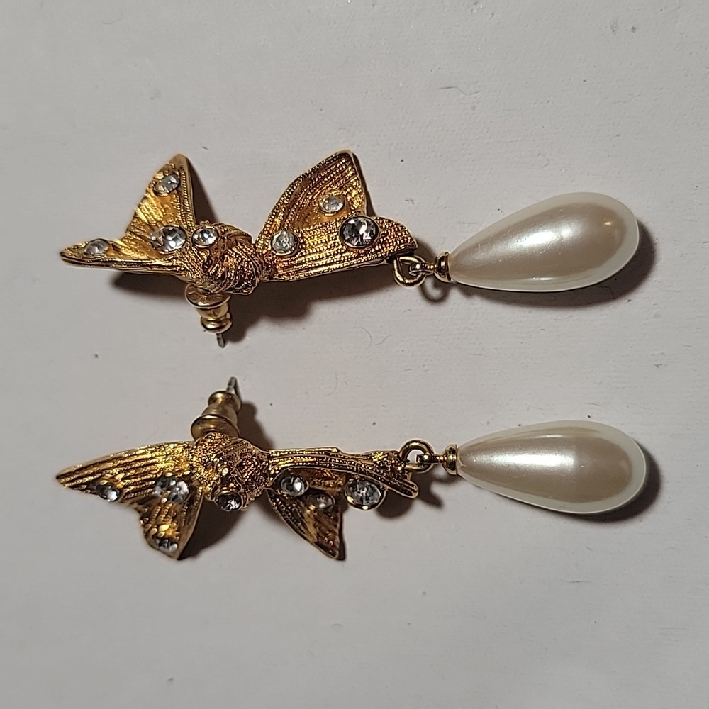 Marvella Vintage Goldtone Bow w/ Rhinestones and Pearl Drop Earrings
